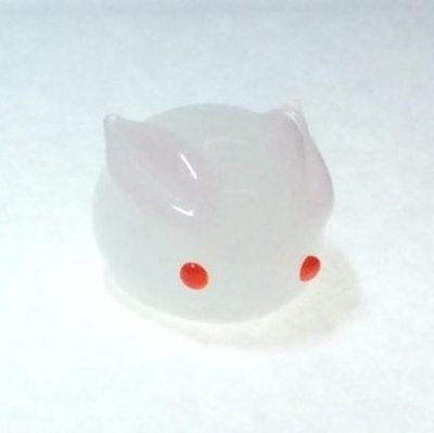 画像2: 新・雪ウサギ（ミルクにピンク）　干支　ガラス細工　雑貨　置物