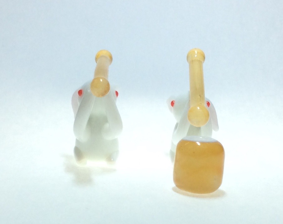 画像: ウサギのお餅つきセット(白）　干支　ガラス細工　雑貨　置物